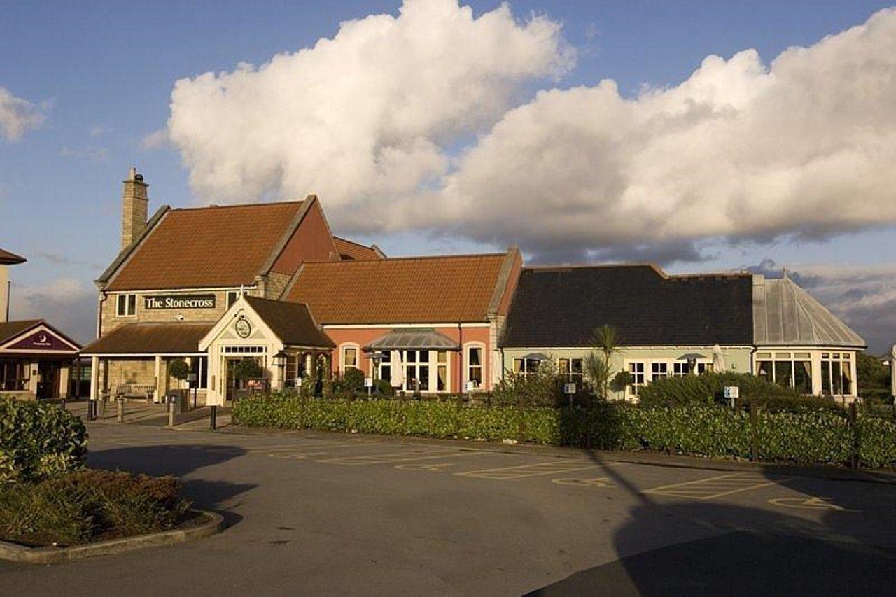 Premier Inn Haydock Park/M6 J23 วอร์ริงตัน ภายนอก รูปภาพ