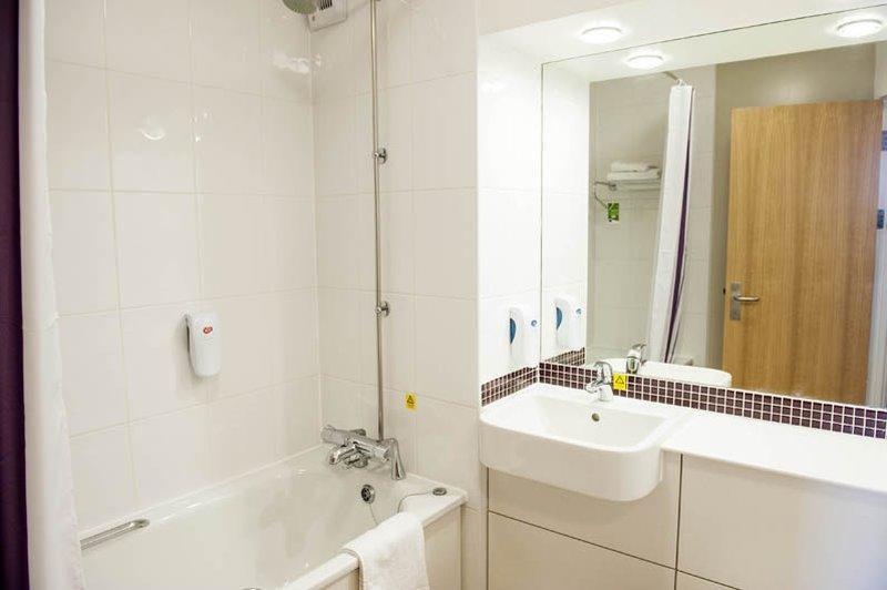Premier Inn Haydock Park/M6 J23 วอร์ริงตัน ภายนอก รูปภาพ
